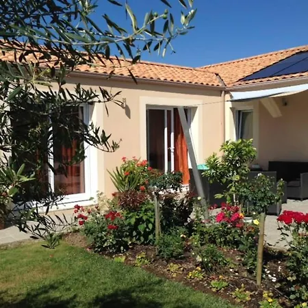 Magnifique Vila Avec Jacuzzi Et Billard סן-ברבן-לה-פן