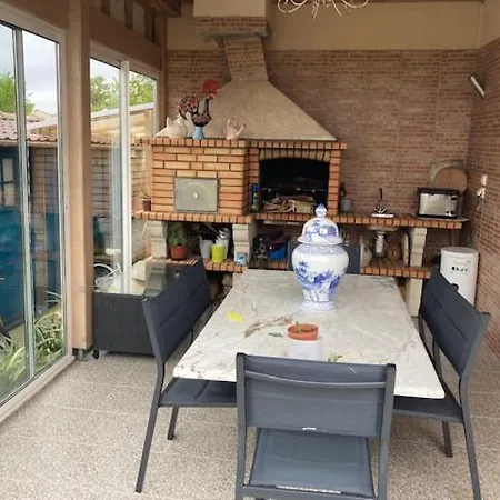 וילה Magnifique Vila Avec Jacuzzi Et Billard